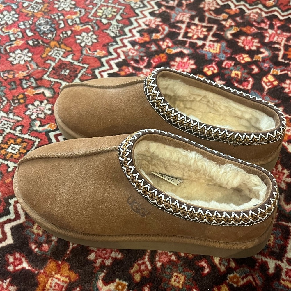 UGG Sheepskin Lined Boots - Brown and Cream Mens Sz 11 Tasman 5950